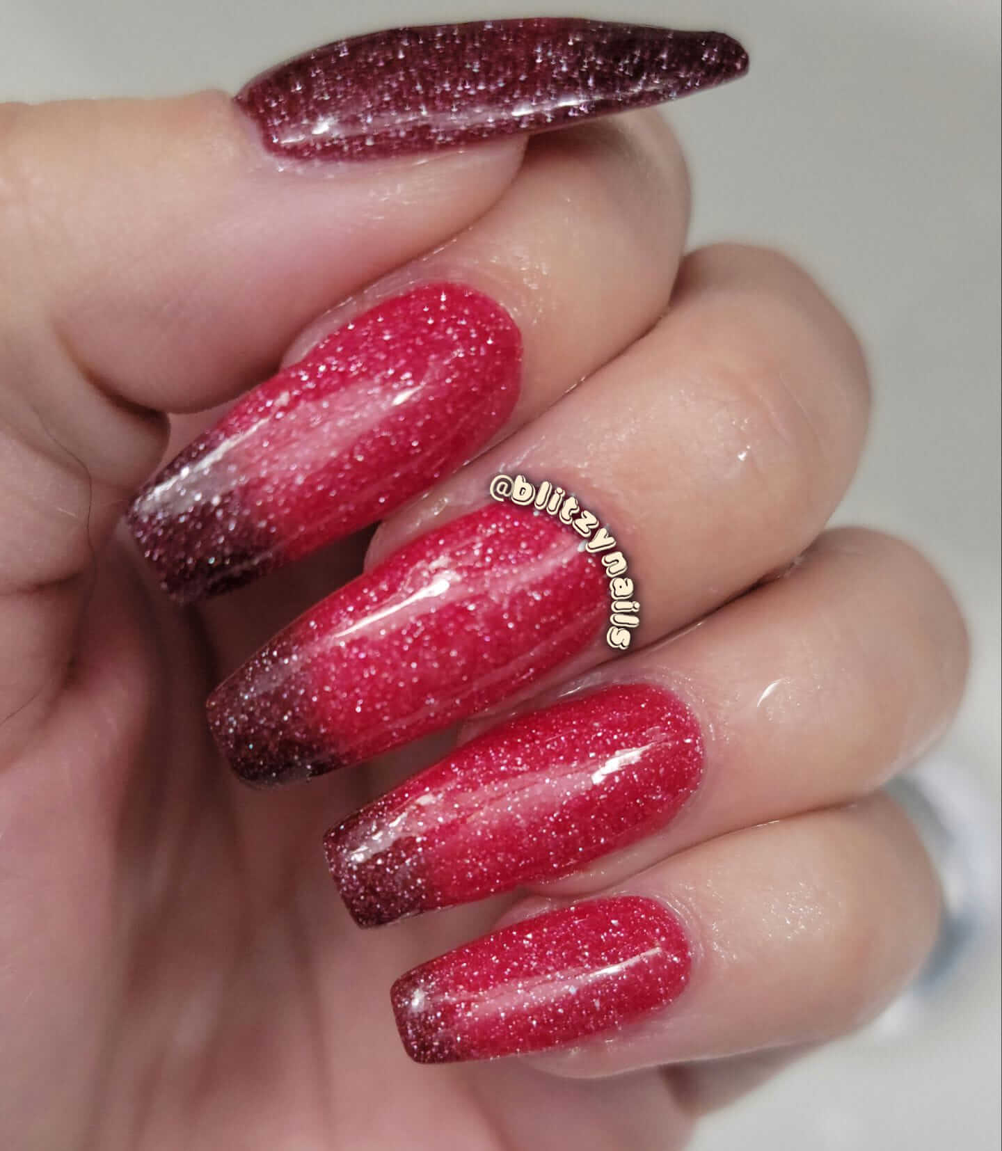 Dip Powder: dp.300 Red Velvet Crinkles